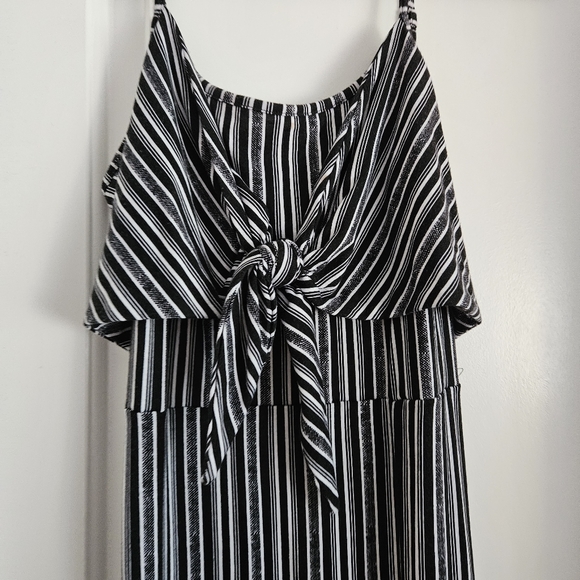 Black & White Maxi Dress - Picture 2 of 4